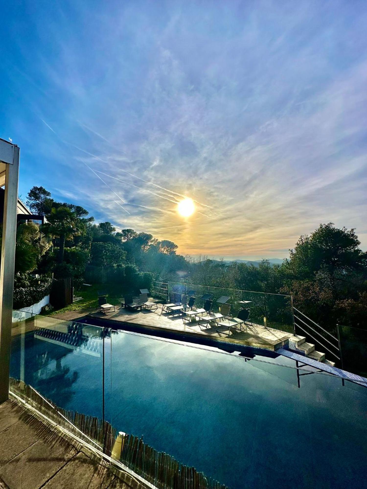 Отель Aya House La Floresta Pearson Экстерьер фото