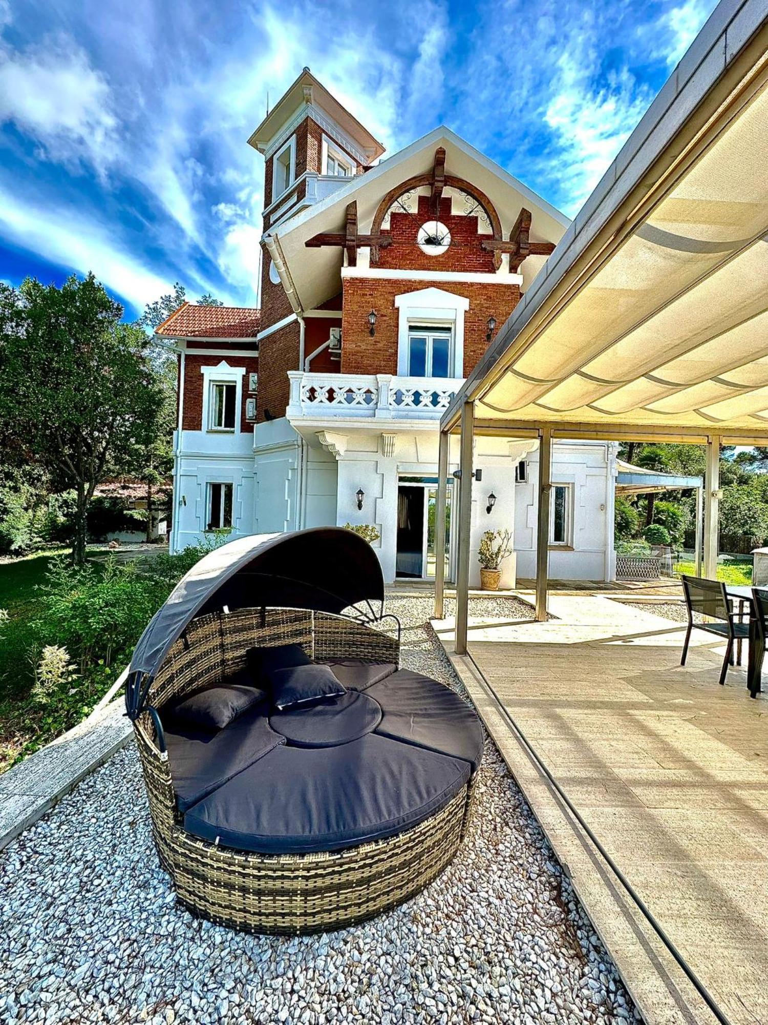 Отель Aya House La Floresta Pearson Экстерьер фото