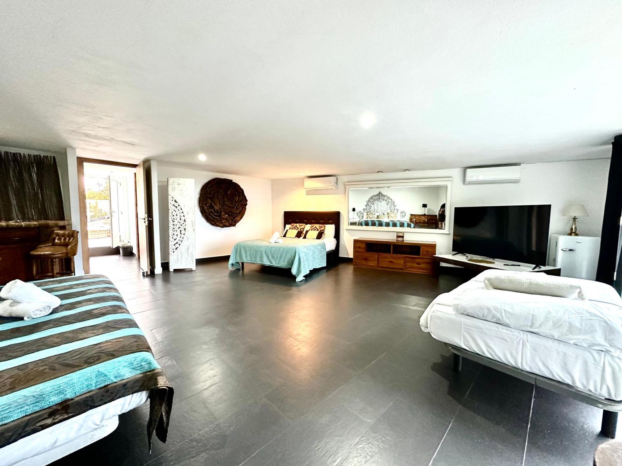 Отель Aya House La Floresta Pearson Экстерьер фото